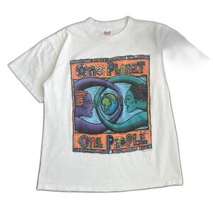 Vintage 90’s One Planet One People graphic t-shirt